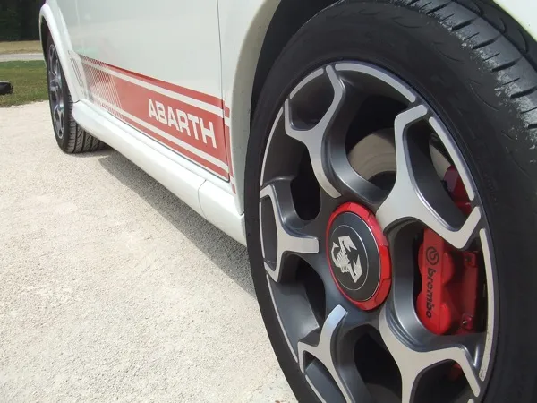 En circuit avec l'ABARTH Punto Evo — photo 1