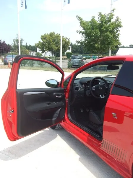 En circuit avec l'ABARTH Punto Evo — photo 3