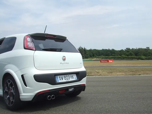 En circuit avec l'ABARTH Punto Evo — photo 5