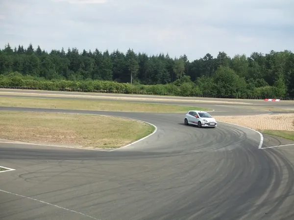 En circuit avec l'ABARTH Punto Evo — photo 8