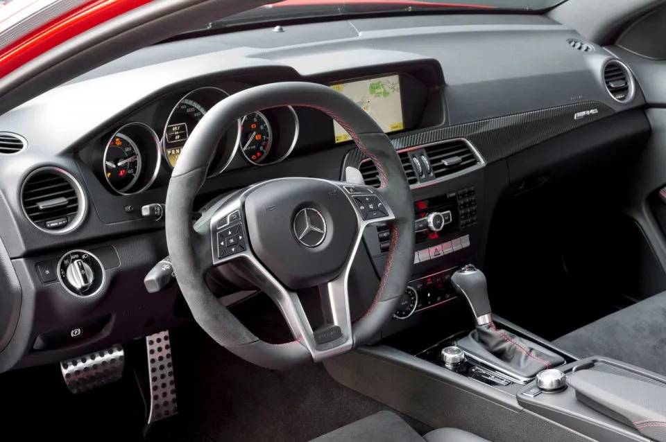 Mercedes C 63 AMG Coupé Black Séries, le top du top — photo 2