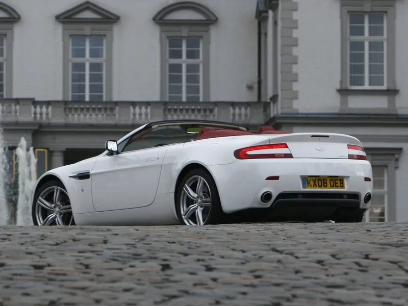 Aston Martin V8 Vantage 4.7, les photos — photo 1