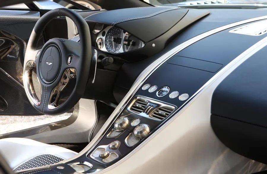 Aston Martin One 77, les premières photos ! — photo 1