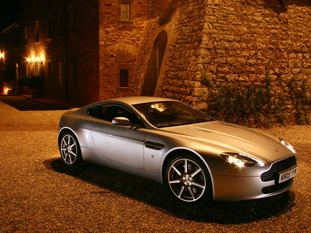 Aston Martin V8 Vantage, Aston la joue grand prince — photo 1