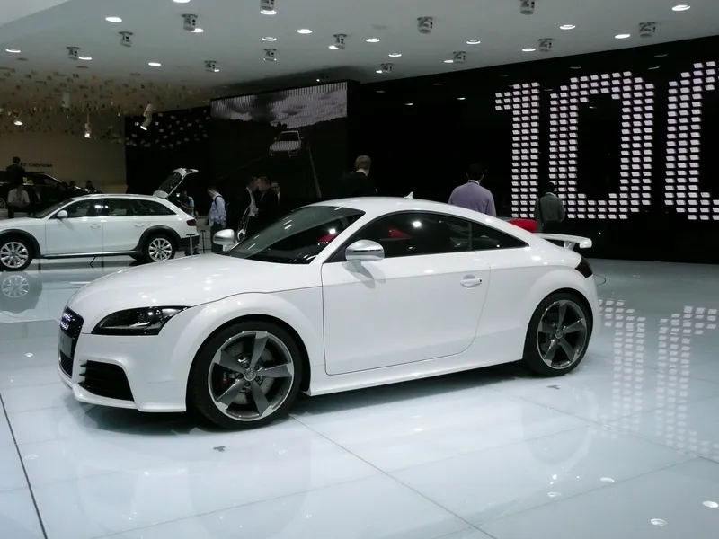 audi-tt-rs-2-1