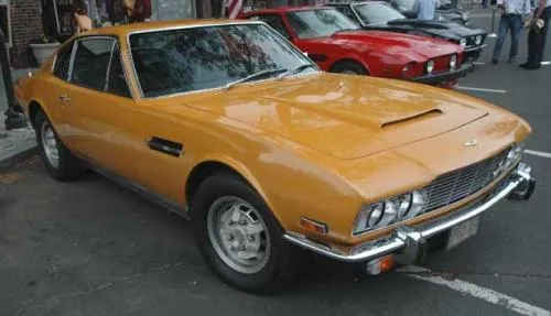 aston martin DBS