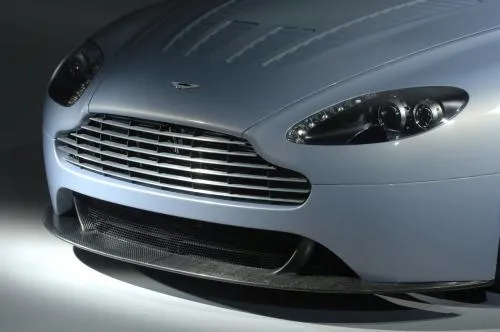 Calandre aston Martin V12 Vantage RS