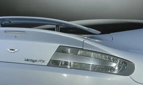 Arrière aston Martin V12
