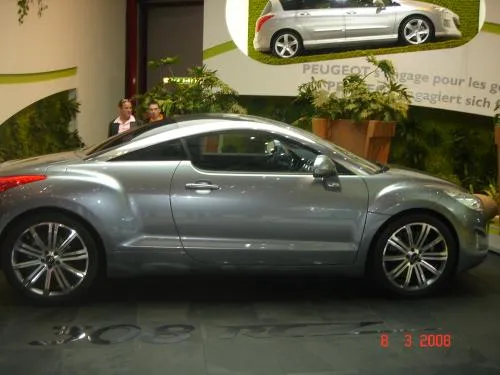 Peugeot 308 RCZ côté