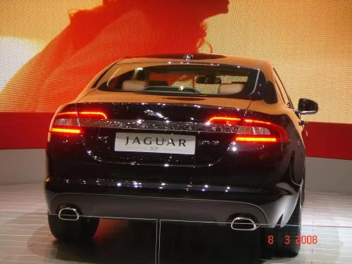 Jaguar XF Arrière
