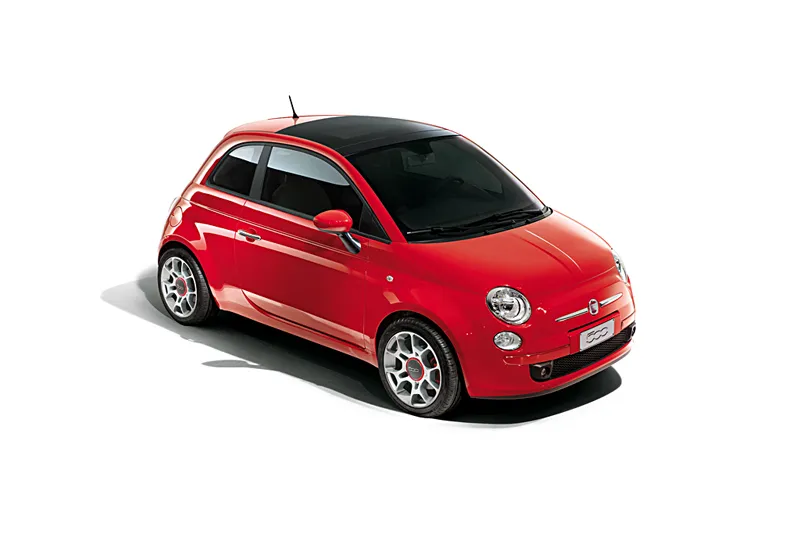 Fiat 500 et Ferrari, la courtoisie...et l'humour — photo 1