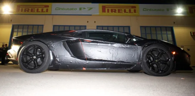 Lamborghini Aventador LP700-4, quel buzz ! — photo 2