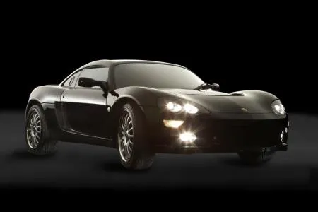 Lotus a 60 ans...et se prend pour un prince du Golfe — photo 1