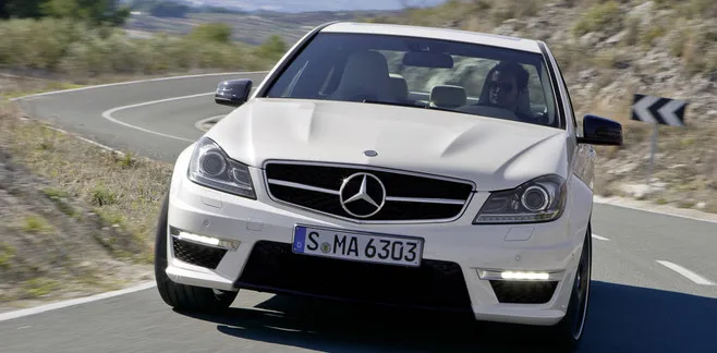 Mercedes C 63 AMG, le retour du dragster — photo 1