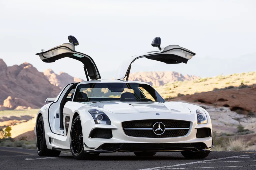 Mercedes SLS AMG Black Séries, too much ? — photo 1