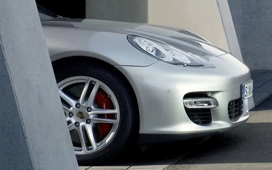 Premières photos de la Porsche Panamera — photo 1