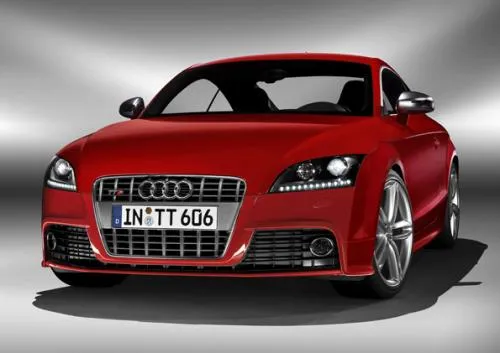 AUDI TT S rouge face avant