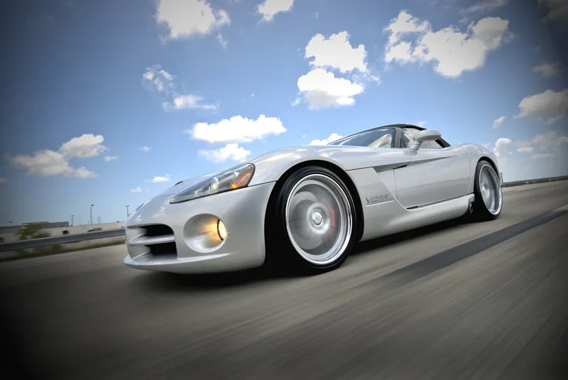 Dodge Viper SRT : pas de finesse dans un monde de brutes... — photo 1