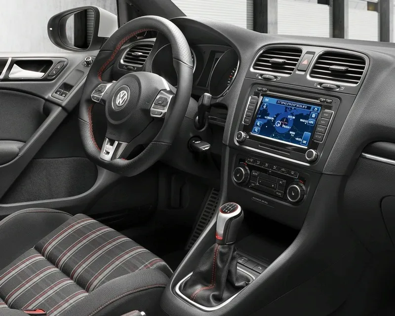 Photos Volkswagen Golf GTI VI, en direct du Mondial — photo 1